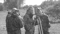 Студенты на учебном полигоне