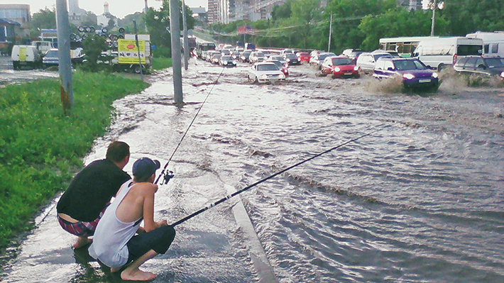 Новосибирцы выложили в сети забавный пост: рыбалка на улице Ватутина
Фото с сайта https://vk.com/act54