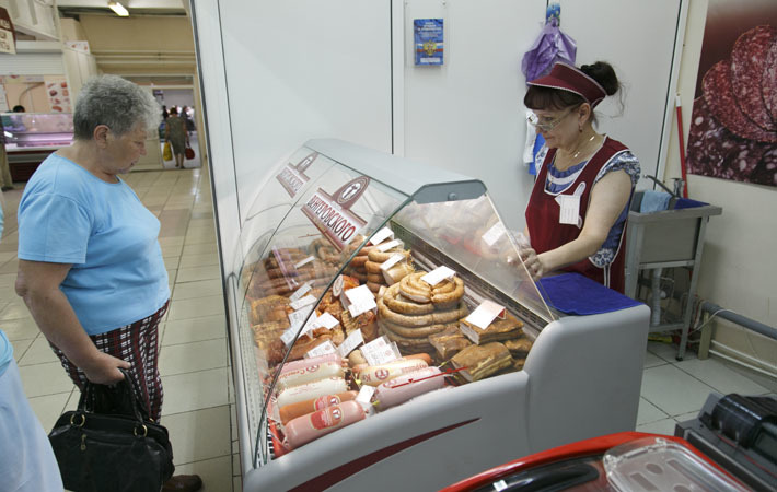 Общий товарооборот социальных ярмарок в Новосибирской области за первые шесть месяцев 2016 года превысил 436 миллионов рублей. Фото Аркадия УВАРОВА