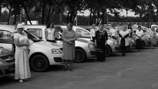 Многодетные родители — жители региона получают новые легковые автомобили. Фото Аркадия УВАРОВА