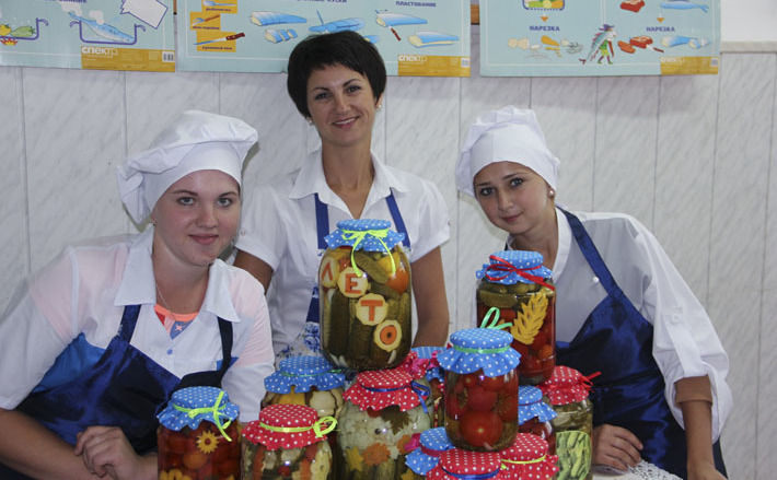 У девушек популярна новая профессия «хозяйка усадьбы». Фото предоставлено ГБПОУ НСО «ДАК»