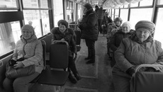 Запуск новых маршрутов в мегаполисе — радость для горожан, особенно жителей спальных районов. Но запустить мало, надо еще и обеспечить бесперебойность сообщения. Фото Аркадия УВАРОВА