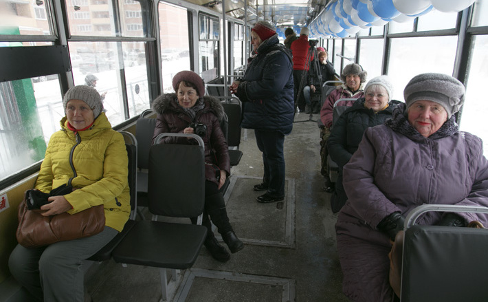 Запуск новых маршрутов в мегаполисе — радость для горожан, особенно жителей спальных районов. Но запустить мало, надо еще и обеспечить бесперебойность сообщения. Фото Аркадия УВАРОВА