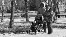 Владимир Городецкий, губернатор Новосибирской области: «Главные усилия следует направить на создание комфортных условий для жизни людей как в городе, так и на селе. Надо строить ФАПы и поликлиники. Возможно, вернуться к опыту общеврачебных практик, только в новом формате. Хорошо бы достроить перинатальный центр, возведение которого заморожено. Не стоит забывать и о школах, детских садах, сфере ЖКХ. Люди должны быть главными». Фото Аркадия УВАРОВА