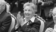 Церемония награждения. Люди эпохи. Герой Социалистического Труда Антонина Нехаева, главный инженер Новосибирского телеграфа. Под ее руководством в Новосибирске внедрили аппарат «Газета-1» для приема материалов центральных газет по фототелеграфу (до этого матрицы доставлялись самолетом). Фото Аркадия УВАРОВА