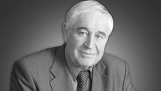Aлександр Донченко, доктор ветеринарных наук, профессор, заслуженный деятель науки РФ, академик РАН, член Президиума РАН, академик сельскохозяйственных академий Монголии и Казахстана. Удостоен государственных наград: ордена Почета РФ, ордена «За заслуги перед Отечеством» IV степени, имеет три медали СССР. Результаты исследований ученого опубликованы в 783 научных работах, в том числе 53 монографиях, а также в 13 учебниках, учебных пособиях, научно-методических рекомендациях. Имеет 22 авторских свидетельства и патента на изобретения. Многие годы профессор Донченко руководит кафедрой в НГАУ. Им подготовлено 23 доктора наук, 30 кандидатов наук по профилю биологии и ветеринарной медицины