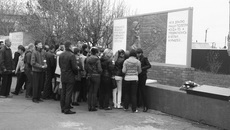 Восьмого мая 2013 года состоялось открытие памятника «Мать солдатская». Сведения о семье Плотниковых, снимки мемориала предоставлены научным сотрудником историко-краеведческого музея города Татарска Ольгой Нагайцевой