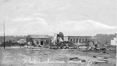 Пожар 1909 года в Ново-Николаевске: выгорели 22 квартала, уничтожено 794 дома со всеми приусадебными постройками, а также 6 складов, магазины и торговые лавки. Ущерб оценили в 5 миллионов рублей по курсу начала XX века. Одной из причин настолько серьезных последствий стало то, что пожарная дружина одной из первых пала в борьбе с огнем: сгоревшая пожарная каланча рухнула на обоз с бочками, трубами, баграми и лестницами. Удалось спасти только телефонную станцию и пожарный колокол