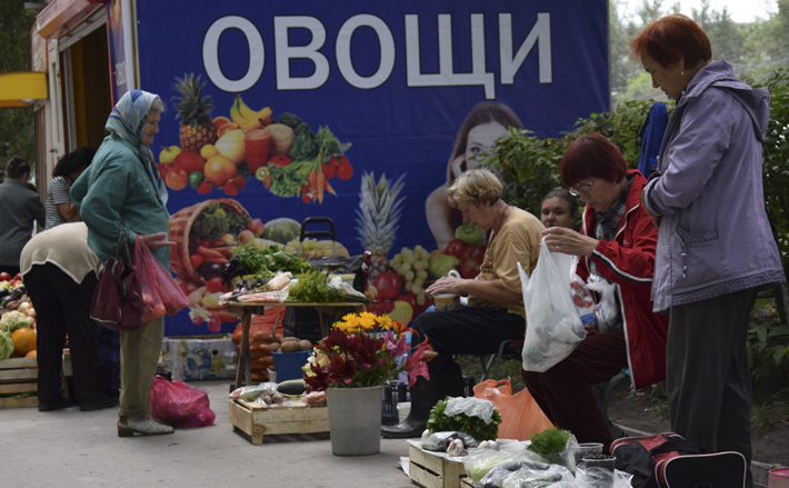 За первый квартал 2017 года в Новосибирске выявлено 412 мест несанкционированной торговли. Фото Льва МАКАЕВА