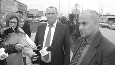 На проведение ремонта и установку объектов в рамках программы «Безопасные и качественные дороги» в Бердске в текущем году предусмотрено 52 миллиона рублей: 25 миллионов из федерального бюджета, 25 — из областного, часть средств вносит муниципальное образование. Фото Наталии ЗАХАРОВОЙ