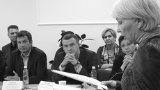 Председатель совета дома Елена Шушпанова и руководители управляющих компаний довольно резко высказались против давления на них со стороны общественников из «ЖКХ. Контроль-Новосибирск». Фото Анны ШЕСТЕРНИНОЙ