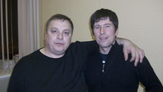 В 1993 году «Ласковый май» практически перестал существовать и давать концерты. Иван Вихарев вернулся в родной Бердск, чтобы посвятить себя сольной карьере. Сейчас он продолжает писать музыку, снял несколько клипов, дает концерты в Бердске и районах области. На фото Андрей Разин (слева) и Иван Вихарев. Фото с сайта vn.ru