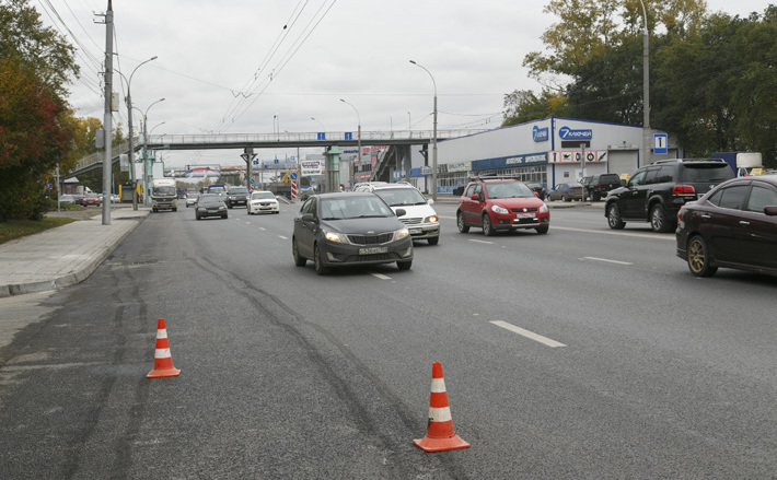 В этом году отремонтируют 36 участков автомобильных дорог протяженностью 96 километров. К концу 2018-го на территории Новосибирской агломерации половина дорог будет приведена в нормативное состояние. Фото Аркадия УВАРОВА (архив)