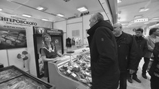 На социальной ярмарке представлена продукция сельхозтоваропроизводителей из муниципальных районов и городских округов Новосибирской области. Фото с сайта nso.ru