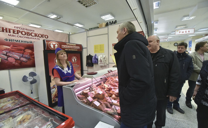 На социальной ярмарке представлена продукция сельхозтоваропроизводителей из муниципальных районов и городских округов Новосибирской области. Фото с сайта nso.ru