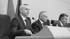 Андрей ТРАВНИКОВ, губернатор Новосибирской области:
— Кадровые решения произойдут на этапе формирования состава правительства в соответствии со всеми процедурами, которые предусмотрены уставом. Некоторые решения будут отложены, дополнительные состоятся в течение месяца. Возможно, некоторые точечные решения будут еще приниматься до конца 2018 года. Но могу подтвердить, что основные кадровые решения произойдут до конца сентября, до момента формирования нового состава правительства.