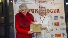 Ольга Стадник (ООО «АПЕКС-Н») и Лариса Яркова, заместитель министра сельского хозяйства Новосибирской области. Фото Виктора БОРОВСКИХ