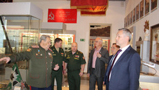 Губернатор Новосибирской области А. А. Травников в музее. 2018 год. Фото прислано Тарасом РУДЫКОМ