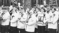 «Мы, ветераны — дети войны, памяти павших будем верны» (из гимна НООВО «Дети войны»)