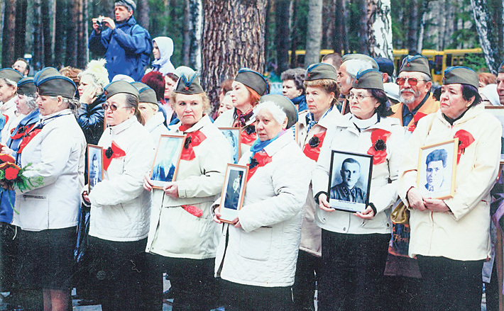 «Мы, ветераны — дети войны, памяти павших будем верны» (из гимна НООВО «Дети войны»)
