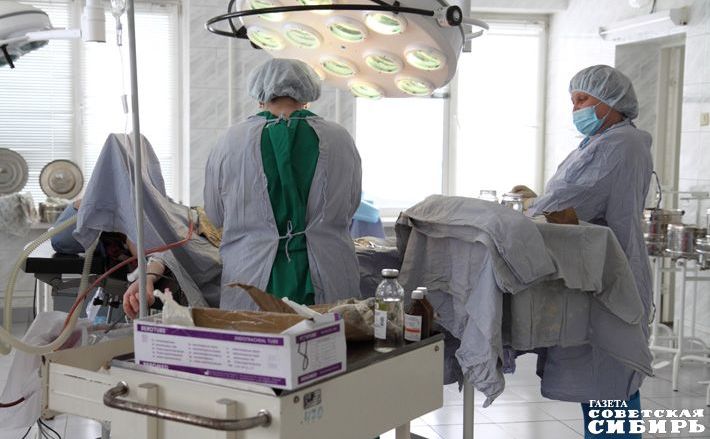 Укомплектованы медицинские учреждения по стране в среднем на 66 процентов. Беда общая для регионов. В Новосибирской области не хватает более 1000 врачей, среднего медперсонала — более 500 человек. Самый большой провал — в сельской местности на участковой службе. Кроме того, есть вакансии: 300 терапевтов, 200 педиатров, 95 — врачей анестезиологов и ревматологов, 49 врачей скорой помощи, 40 — онкологов. Фото из архива ИД «Советская Сибирь»