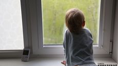 Сообщить о местах, небезопасных для детей, можно на горячую линию министерства труда и социального развития региона: 8 800-100-00-82. Фото Алексея ТАНЮШИНА