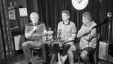 Владимир Авдеев, Александр Кошелев и Константин Голодяев (слева направо) и другие участники дискуссии обсуждают будущее Оперного, кинотеатра «Металлист» и новосибирских мозаик. Фото предоставлены организаторами круглого стола