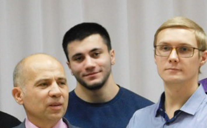 Кирилл Налимов (справа) получил повестку на отправку в научную роту