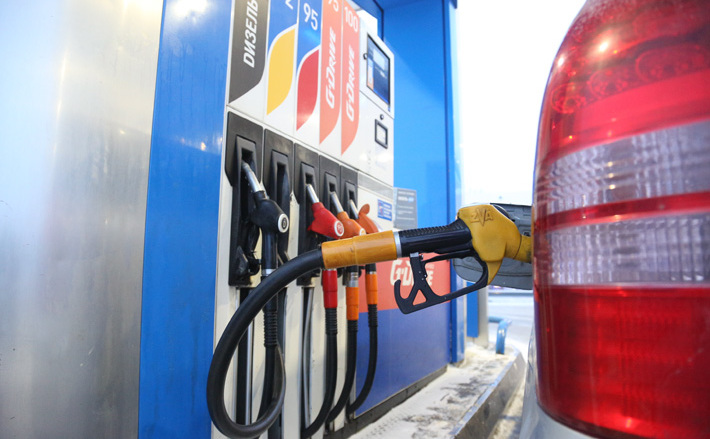 Стоимость нефти марки Brent в первый рабочий день после распада сделки ОПЕК+ рухнула почти на треть, до 31,43 доллара за баррель, свидетельствуют данные торгов 9 марта. Это стало минимумом с 2016 года, но ряд экспертов сравнивают происходящее с началом 1990-х