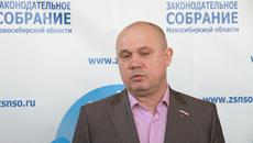 Председатель комитета Законодательного собрания Новосибирской области по социальной политике, здравоохранению, охране труда и занятости населения Игорь Гришунин. Фото с сайта zsnso.ru