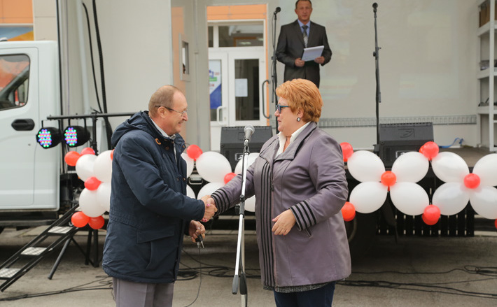 В 2020 году на создание модельных муниципальных библиотек в рамках национального проекта «Культура» из федерального бюджета выделено 25 миллионов рублей. В 2019 году на территории Новосибирской области открыты четыре модельные библиотеки, в текущем году, помимо детской библиотеки Венгерово, будут модернизированы еще три учреждения. Фото с сайта mk.nso.ru