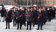 15 февраля 2021 года полномочный представитель Президента РФ в СФО Сергей Меняйло, губернатор Андрей Травников, председатель Законодательного собрания области Андрей Шимкив, мэр Новосибирска Анатолий Локоть и другие официальные лица возложили цветы к Вечному огню и к пилону с фамилиями павших в Афганистане