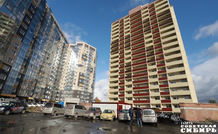 В 2020 году в эксплуатацию введены шесть проблемных объектов: дома на ул. Пролетарской, 271; пр. Дзержинского, 32; ул. Герцена, 1/1 (дом № 2), в пос. Приобский, а также корпуса № 1 и № 2 на ул. Серафимовича, 8, пополнившие этот список в последних числах декабря. Еще четыре долгостроя в регионе планируется завершить с участием ППК «Фонд». Фото из архива ИД «Советская Сибирь»