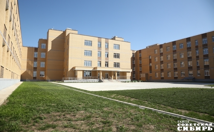 Школа в Бердске, запущенная в эксплуатацию в прошлом году. Фото Алексея Танюшина