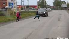 Дорога, даже самая хорошая и освещенная, представляет угрозу, а потому бдительность и еще раз бдительность. Фото Алексея ТАНЮШИНА