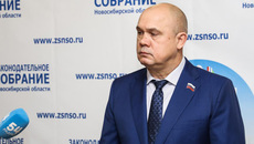 Председатель комитета по социальной политике, здравоохранению, охране труда и занятости населения Игорь Гришунин. Фото с сайта zsnso.ru