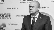 Председатель комитета по социальной политике, здравоохранению, охране труда и занятости населения Игорь Гришунин. Фото с сайта zsnso.ru