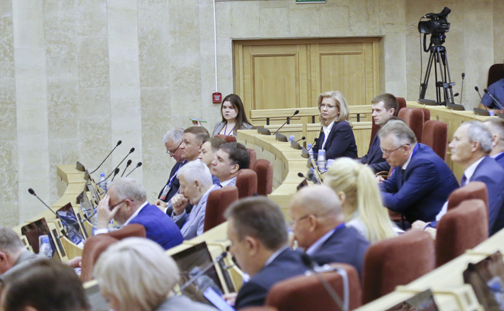 В 39-й конференции регионального отделения «Единой России» приняли участие 112 делегатов из Новосибирска и районов области. Фото: предоставлено пресс-службой НРО ВПП «Единая Россия»