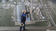 Модернизация коммунальной инфраструктуры, особенно теплоснабжения, в городах области, в частности в третьем по размерам мегаполисе страны — Новосибирске, задача из задач. Проблема высокой аварийности на теплотрассах, которую, в принципе, и предрекали в течение последних десяти лет эксперты разных уровней, начала реально решаться. И хотя еще немало вопросов, главное — стал очевиден алгоритм расширения господдержки инвестпроектов в этой сфере. Фото: архив ИД «Советская Сибирь»
