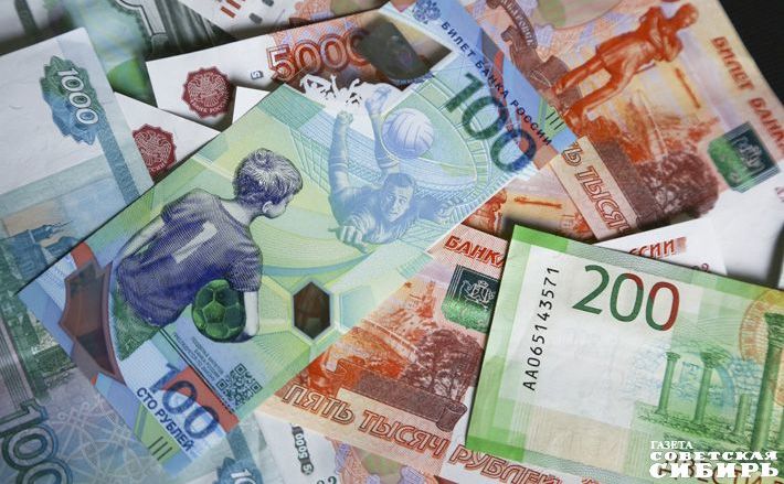 Ежемесячная выплата матерям-одиночкам и семьям, имеющим судебное решение о выплате алиментов, воспитывающим детей от 8 до 16 лет, составляет 6 364,5 рубля. Фото: архив ИД «Советская Сибирь»