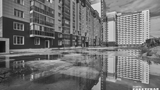 Строительство дома на улице Сибиряков-Гвардейцев, 44/7, должно было завершиться в 2015 году, но лишь теперь благодаря масштабному инвестиционному проекту обманутые дольщики получили шанс справить новоселье. Фото: Виктор Дмитриев