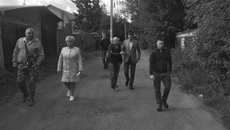 Депутаты горсовета, регионального парламента и Государственной думы приняли участие в выездном совещании в Чукотских переулках. Фото: Екатерина Маркова