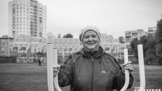 Старшее поколение жителей области искренне приветсвует благоустройство спортивных площадок в городах и селах - в рамках ли национального проекта «Жилье и городская среда» это происходит, или по инициативе депутатов, отдельных партий. Занятия спортом на свежем воздухе стали доступнее не только для молодежи, но и для пенсионеров. пусть и у вашей бабушки будут здоровые розовые щечки - в движении жизнь. Фото: Андрей Заржецкий