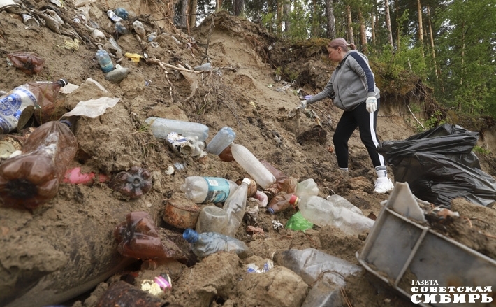Усилиями волонтеров берега водоемов области и мегаполиса очищаются локально. Нужна системная работа и ужесточение санкций в отношении нарушителей экологического законодательства. Иначе все добровольческие субботники выглядят насмешкой. Фото: архив ИД «СОветская Сибирь»