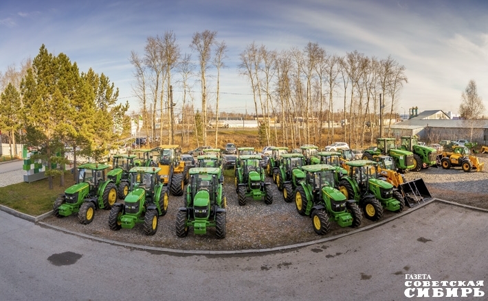 Тракторы John Deere серии B мощностью от 95 до 140 л. с. — незаменимые помощники на ферме.  Фото: Андрей Заржецкий