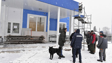Строительство универсального спорткомплекса в Колывани близится к завершению. Фото: сайт sport.nso.ru