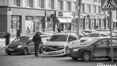 Дорога — всегда зона повышенного риска. 90 процентов автомобильных аварий происходит под влиянием так называемого человеческого фактора. Фото: Андрей Заржецкий