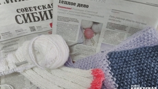 Шарфики, которые вяжут для одиноких пожилых людей журналисты «Советской Сибири», — яркие, светлые и теплые. Пусть таким же будет настроение у их будущих обладателей! / Фото: Юлия Назаренко