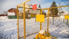 Газификация обеспечит современный и комфортный уровень жизни в сельской местности. Но пока желтые газовые трубы, «обрамляющие» домовладения, для многих сел региона остаются голубой мечтой. Фото: Андрей Заржецкий