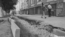 На улице Титова в этом году прошел комплексный капитальный ремонт: обновлен асфальт на дорогах и тротуарах. Хорошо? Хотелось бы больше. Фото:
архив ИД «Советская Сибирь»